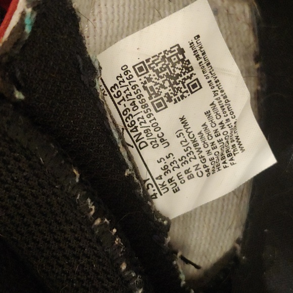 Nike Air Jordon 1 Low FlyEase - Picture 7 of 7